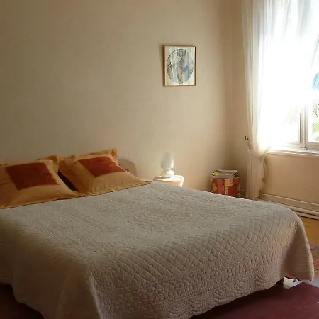 Le Clos Des Rosiers Bed & Breakfast *